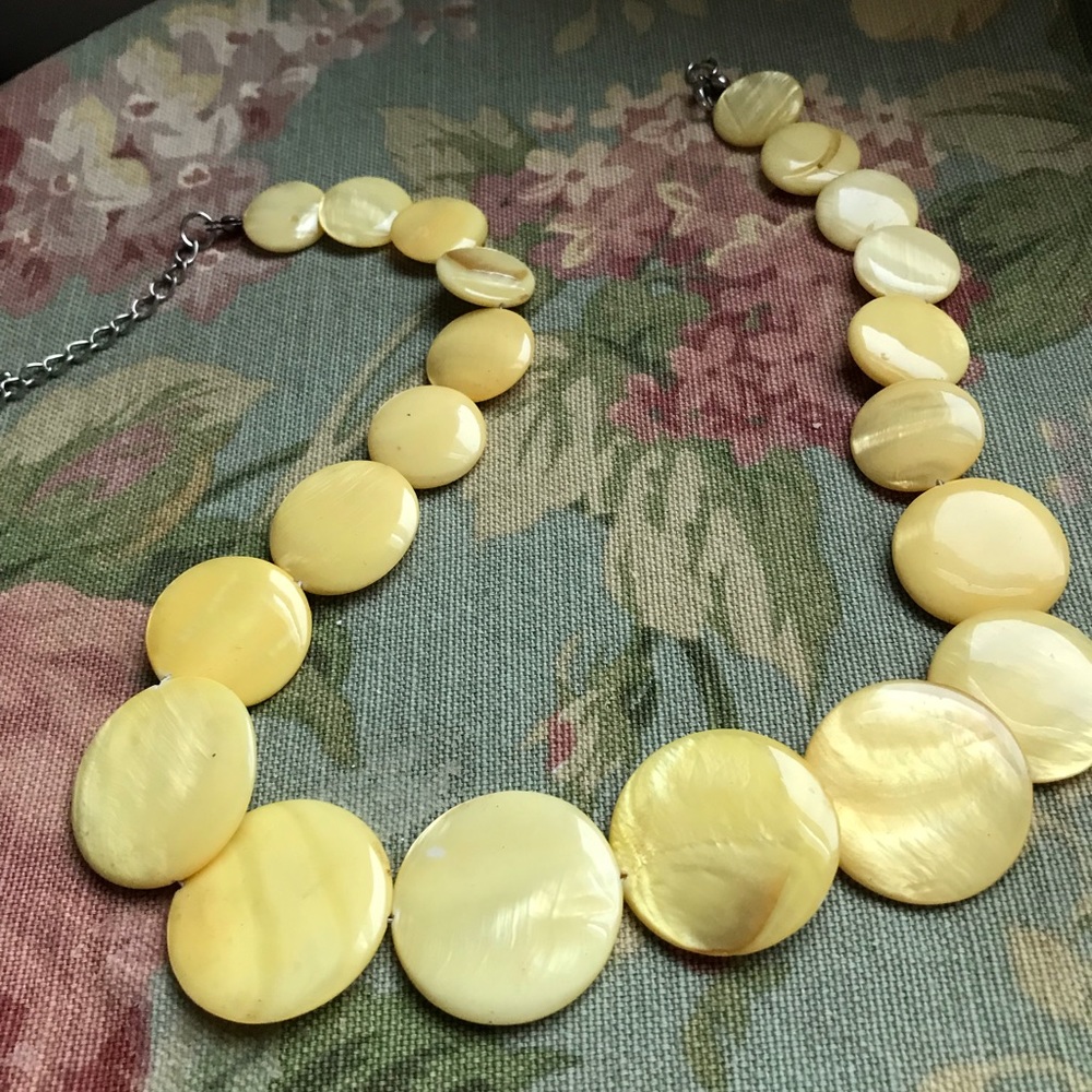 Yellow rounded beaded necklace